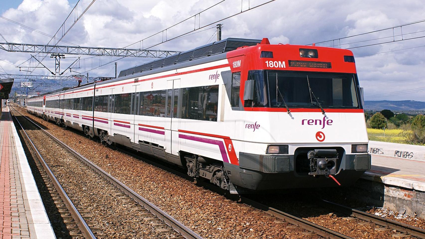Un tren de Renfe en Chamartín (Madrid).