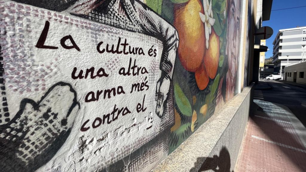 El mural, tras ser vandalizado.