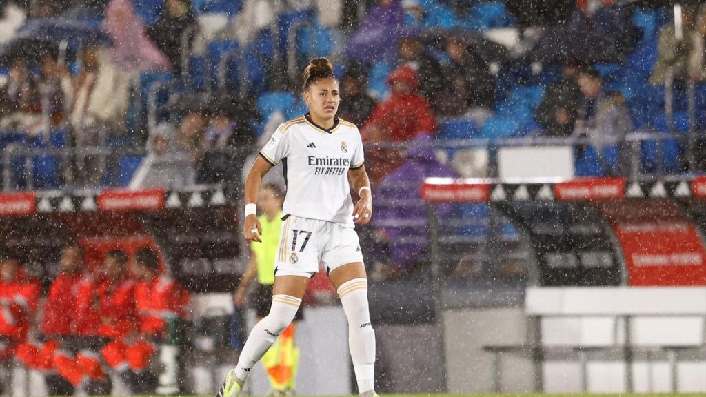 Carla Camacho, del Real Madrid, en un partido contra el Levante UD en el estadio Alfredo Di Stefano.