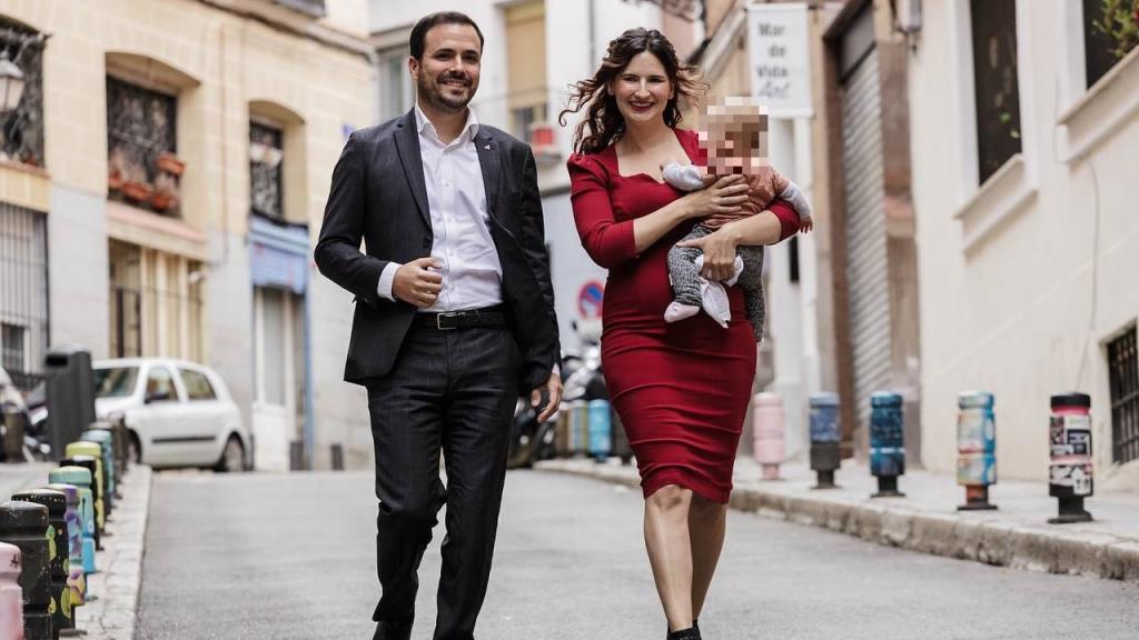Alberto, con su mujer, Anna, y su hija menor.