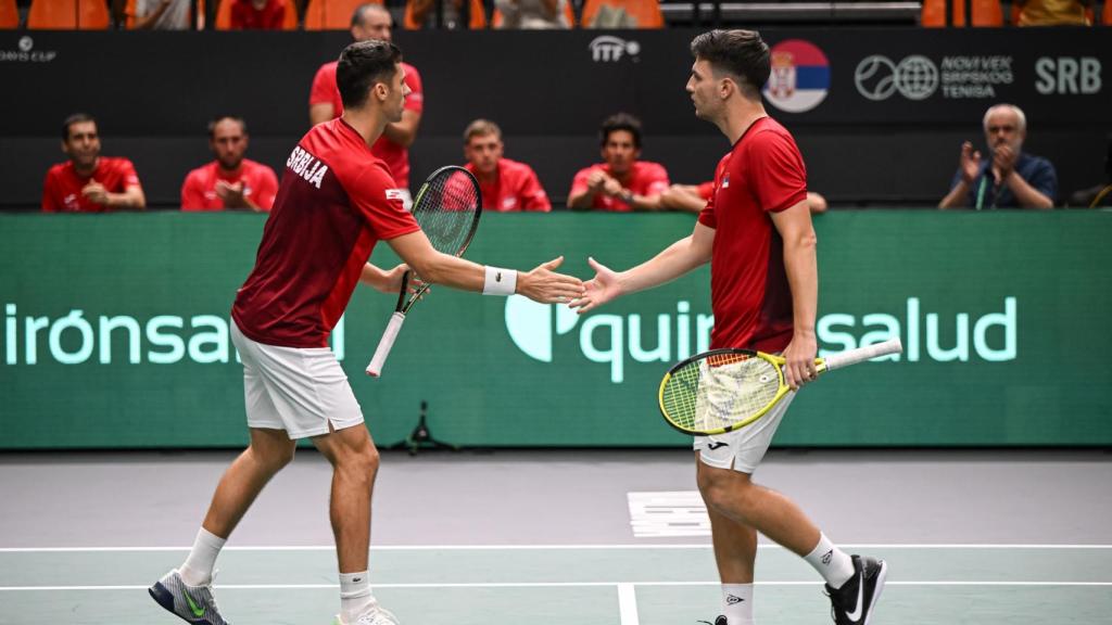 Dos tenistas de Serbia en la Copa Davis.