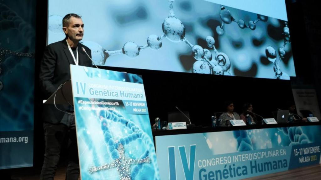 Víctor Guallar durante su intervención en Málaga.