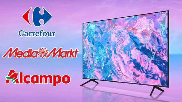 Un televisor con el logo de Alcampo, Carrefour y Media Markt.