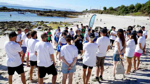 Ecobrigada en la isla de Ons.