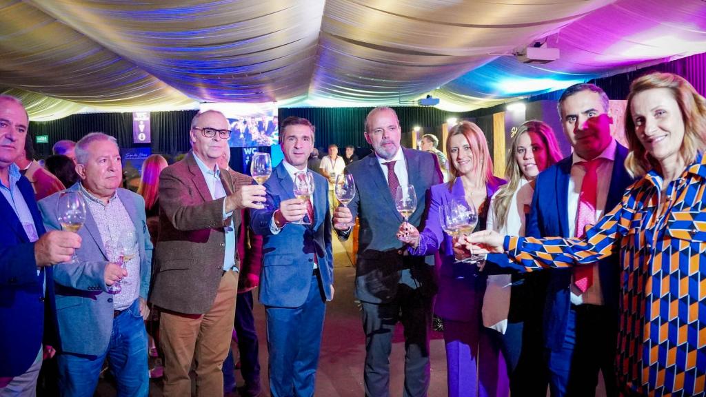 La delegación salmantina junto a las autoridades portuguesas en la inauguración del certamen