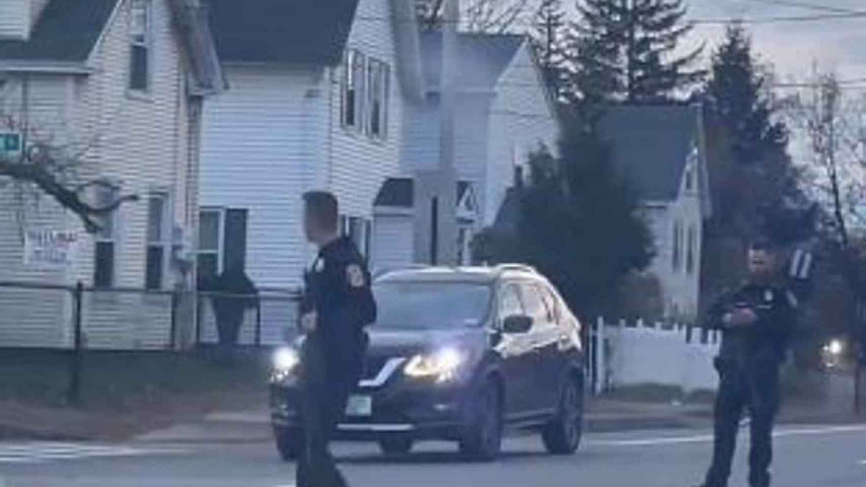 Policías, a las puertas del Hospital Estatal de New Hampshire.