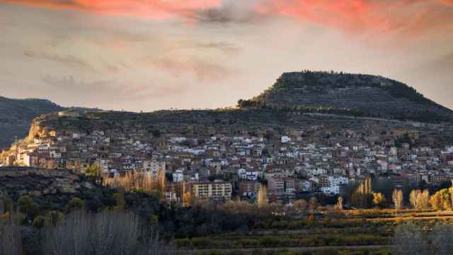El curioso pueblo que tienes que visitar una vez en la vida: está en Teruel pero pertenece a Valencia