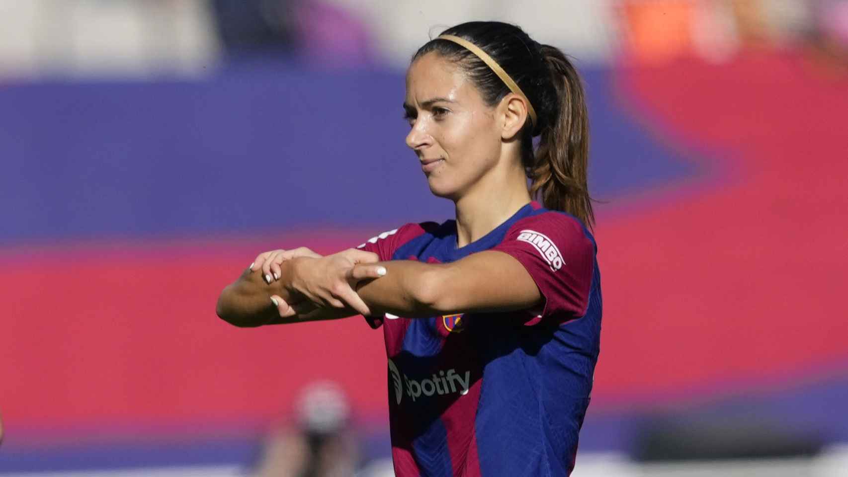 Aitana Bonmatí celebra su gol en el Clásico femenino.