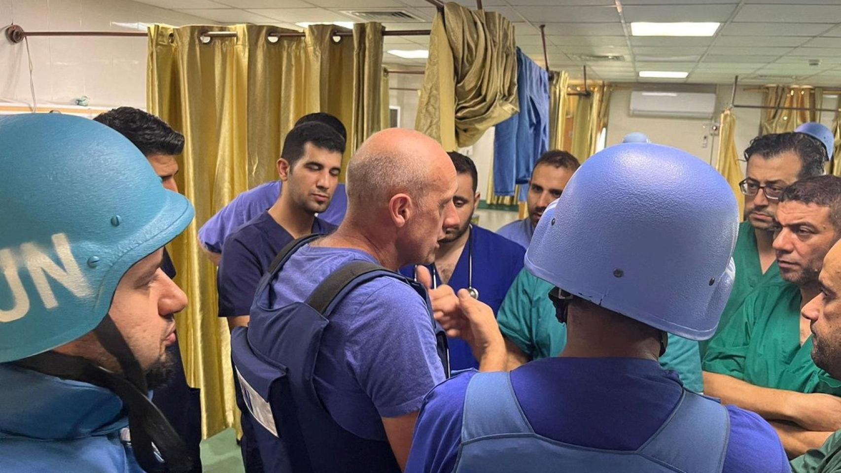 Un equipo de evaluación humanitaria dirigido por la OMS visita el hospital Al Shifa en Gaza