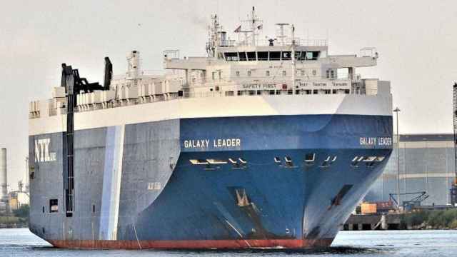 El buque mercante británico Galaxy Leader, tomado por los hutíes en las costas de Yemen el mes pasado.