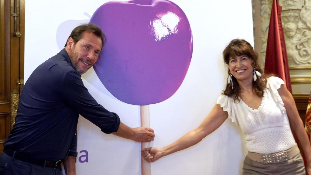 Óscar Puente y Ana Redondo en la presentación del programa de las fiestas de Valladolid en 2022