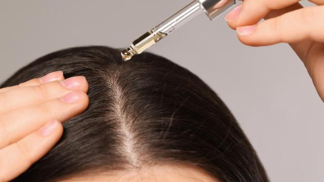 El ingrediente para eliminar las canas que no falta en las cocinas españolas
