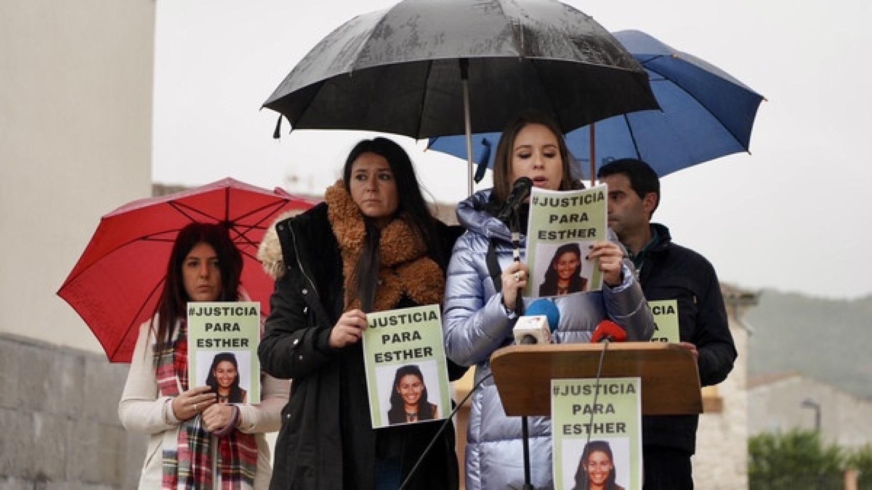 La familia de Esther en uno de los actos para reclamar justicia en Traspinedo