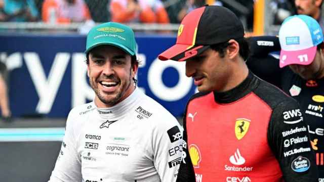 Fernando Alonso y Carlos Sainz durante una carrera del Mundial de Fórmula 1 de 2023.