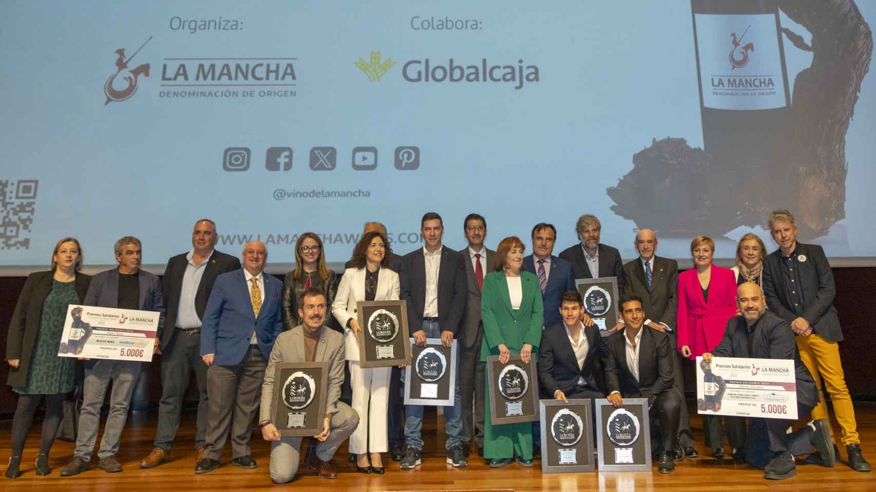Famosos como Carmen Maura, Raúl Cimas o Fran García, premiados por la DO La Mancha