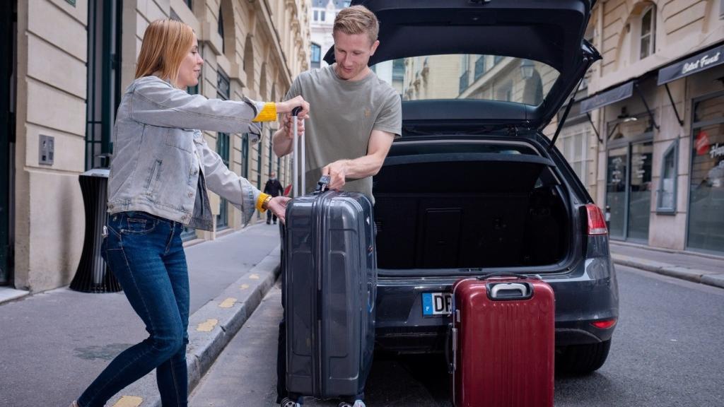 Viajeros tomando un BlaBlaCar.