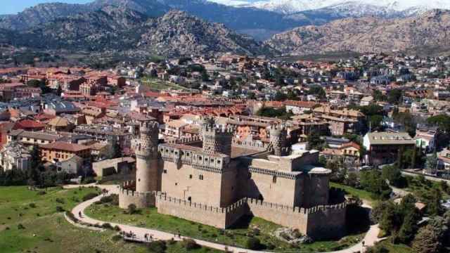 Conoce el pueblo medieval cerca de Madrid que tiene uno de los castillos medievales mejor conservados de España.