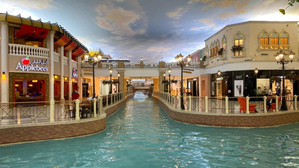 Canal del centro comercial Villaggio, en Doha.