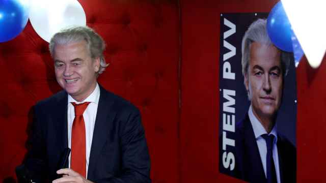 El ultraderechista Geert Wilders, líder del PVV, celebrando los primeros resultados de las elecciones.