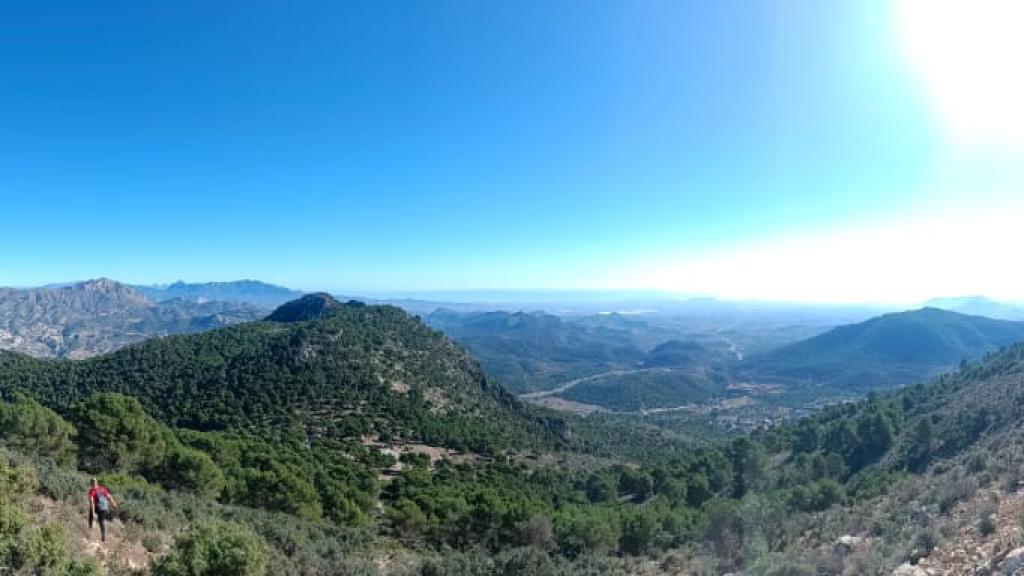 Panorámica del litoral de Alicante desde el Maigmó.