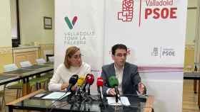 Rocío Anguita y Pedro Herrero en la presentación de la moción conjunta