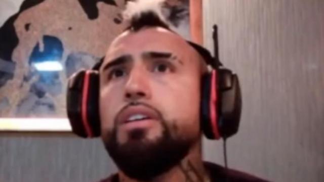 Arturo Vidal, fuera de sí viendo en directo la derrota de Chile frente a la selección de Ecuador