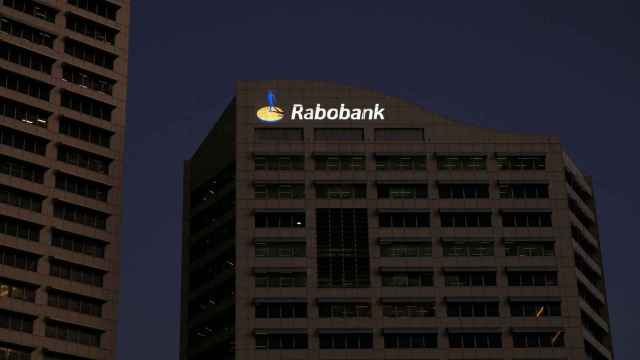 Bruselas multa a Rabobank con 26,6 millones por un pacto ilegal con Deutsche Bank en el mercado de bonos