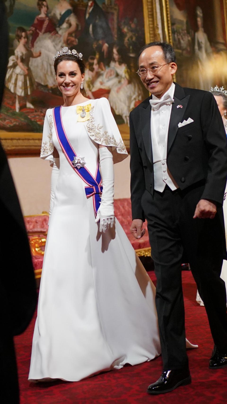 Kate Middleton junto al Primer Ministro de Corea del Sur.