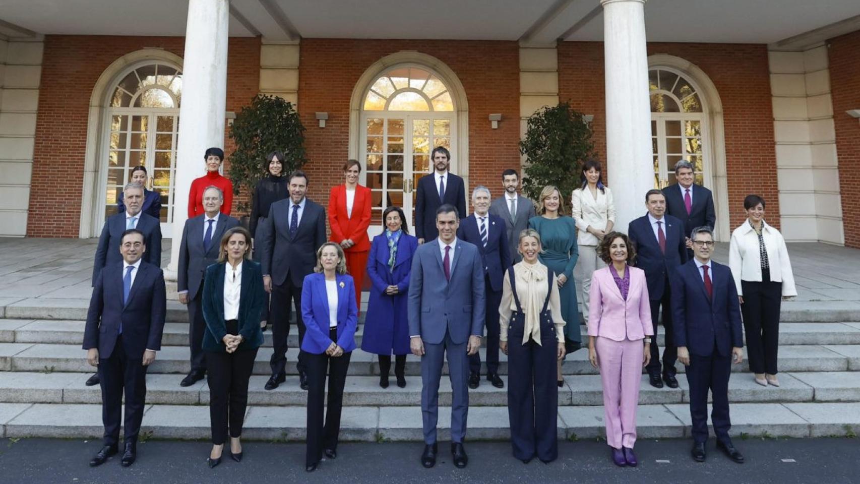 Foto de familia de los ministros de Pedro Sánchez.