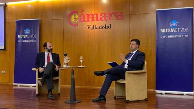 Ignacio Dolz de Espejo, director de Soluciones de Inversión y Producto de Mutuactivos; y José Carmona, asesor de la delegación de Valladolid
