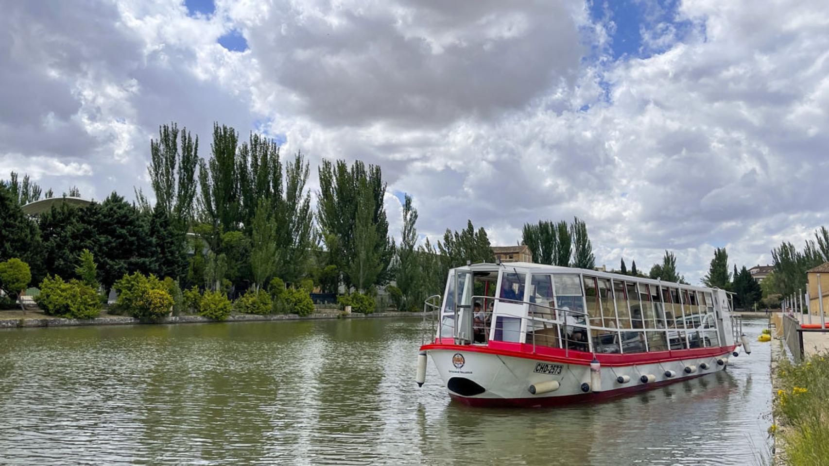 El Canal de Castilla en Medina de Rioseco, dentro de la provincia de Valladolid