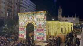 El alcalde de Valladolid, Jesús Julio Carnero, inaugura la iluminación navideña de 2023 acompañado de los concejales de la corporación municipal