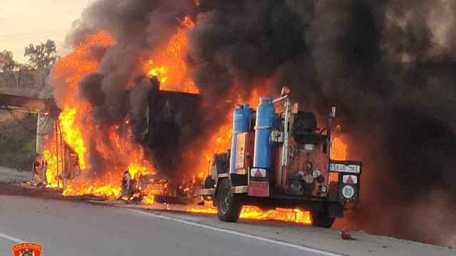 Imagen del camión incendiado. Foto: Consorcio Provincial de Extinción de Incendios y Salvamentos de Toledo