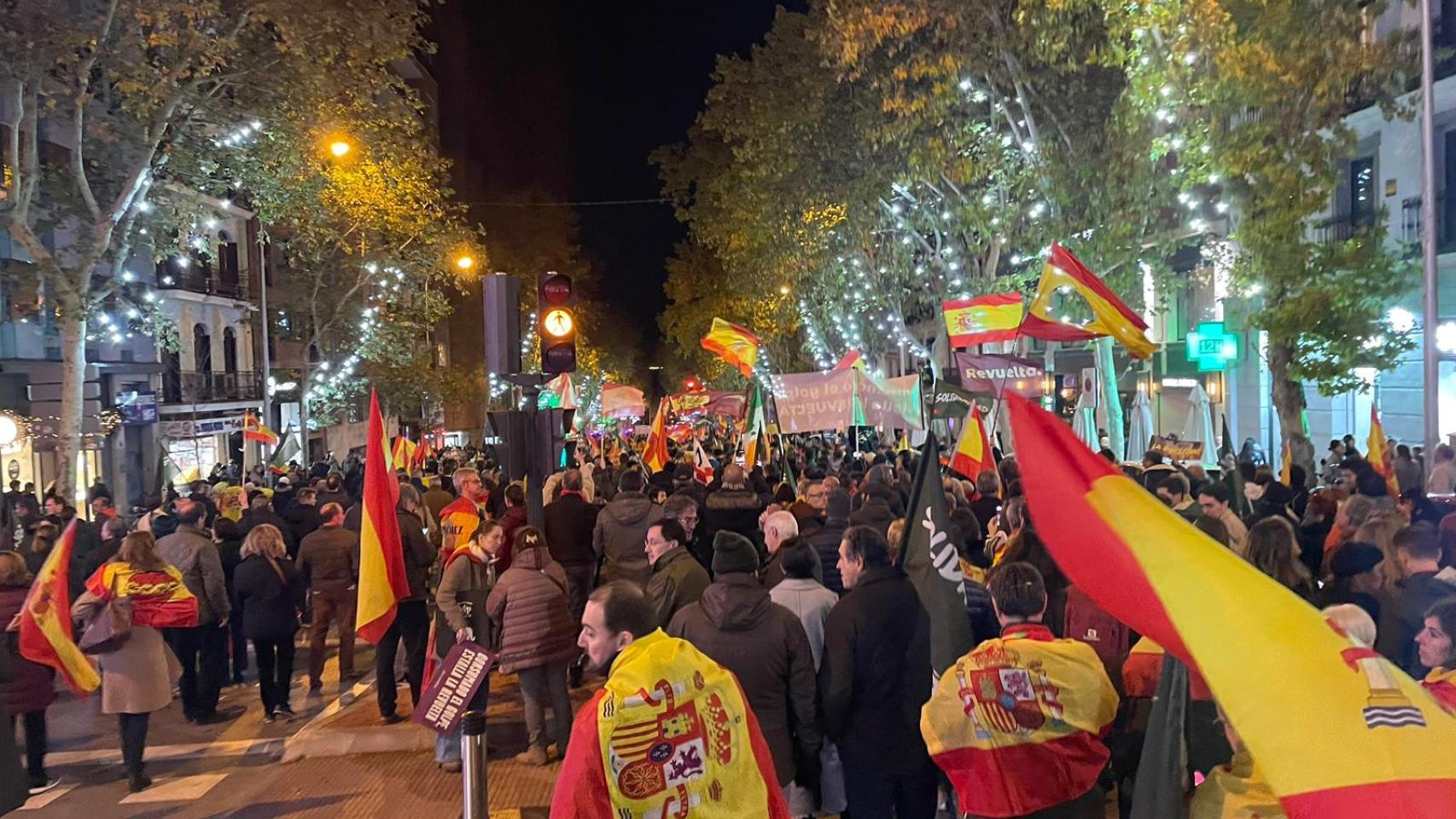 Imagen de los manifestantes en la calle Marqués de Urquijo.