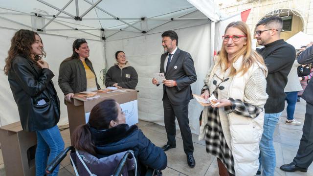 Mari Carmen de España y Luis Barcala, en el acto de este viernes.