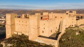 Escapada romántica: alojamiento en un castillo medieval de Guadalajara