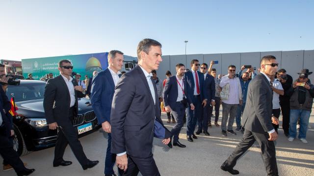 El presidente del Gobierno, Pedro Sanchez, este viernes en el paso de Rafah con Egipto.