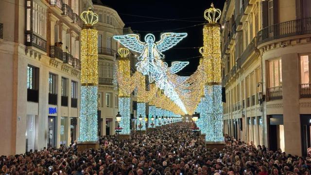 Imágenes del encendido de las luces de Navidad en la calle Larios de Málaga.