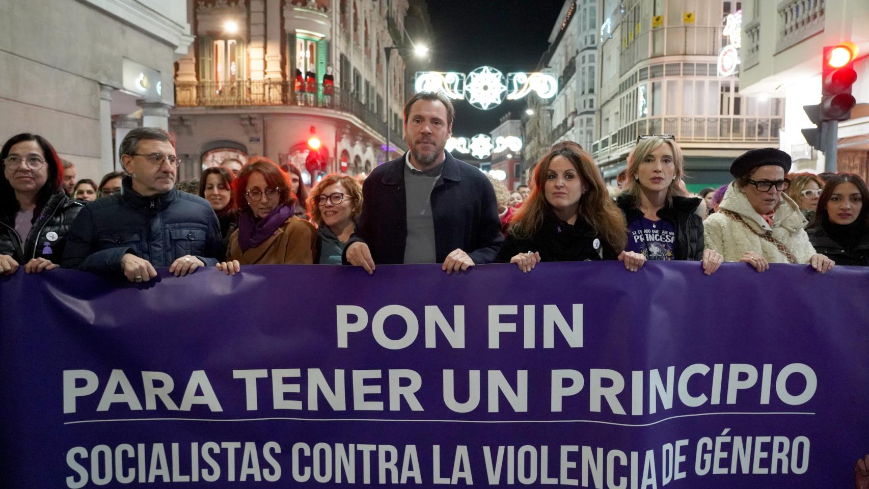 La plana mayor del PSOE de Castilla y León en la manifestación contra la violencia de género de este sábado en Valladolid.