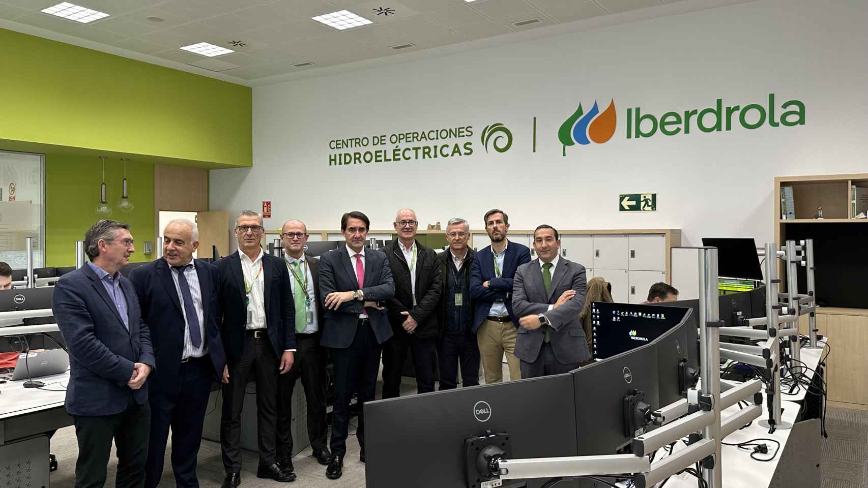 Visita del consejero Medioambiente, Juan Carlos Suárez-Quiñones al COHI de Iberdrola en Salamanca