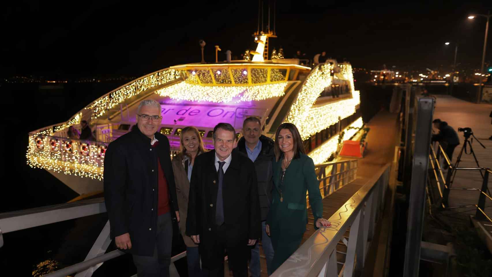 Inauguración de la tercera edición del ‘Barco do Nadal’ con Abel Caballero.