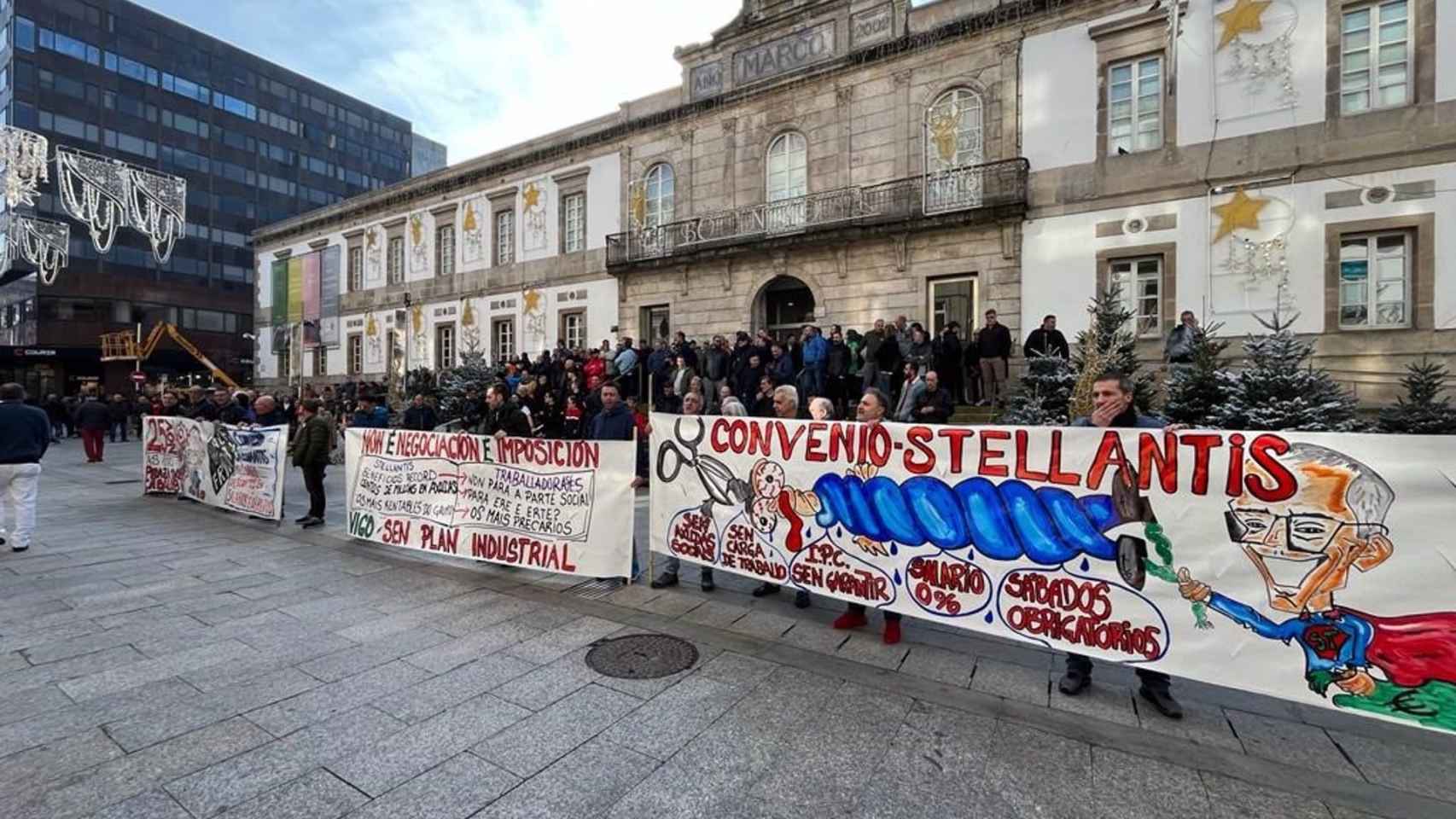 Trabajadores de Stellantis se manifiestan en Vigo, a 25 de noviembre de 2023.ECONOMIACUT