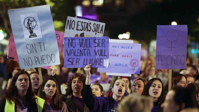 La Coordinadora Feminista de Valencia celebra la manifestación con motivo del Día Internacional para la eliminación de la violencia contra las mujeres.