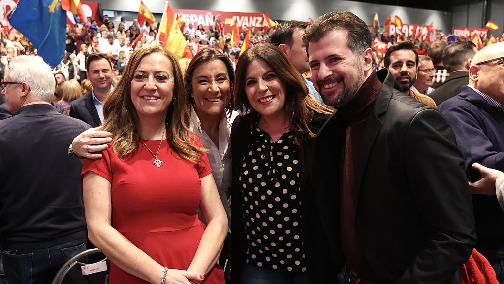 La vicesecretaria general del PSCyL, Virginia Barcones, la secretaria de Organización Ana Sánchez y el secretario general, Luis Tudanca, en el acto celebrado en Madrid, este domingo.