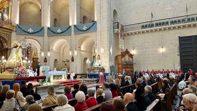 La misa de este domingo con la Virgen del Remedio y la de los Desamparados en Alicante.