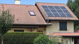 Estas son las ayudas que puedes recibir en la Comunitat Valenciana para implantar energías renovables en viviendas