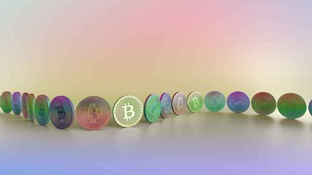 Imagen de archivo de bitcoins como si fuesen monedas físicas.