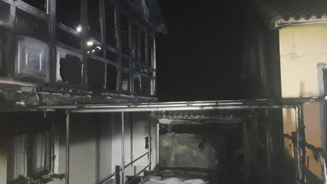 Garaje de la vivienda devorada por las llamas