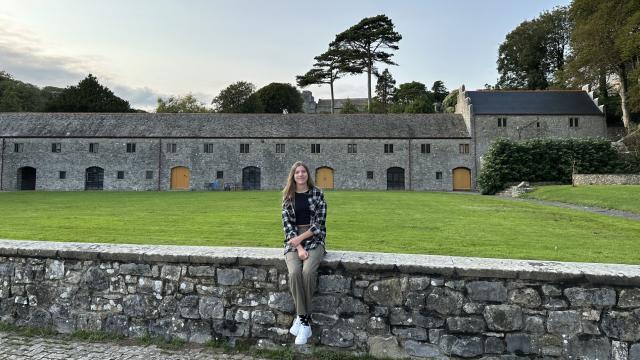 La infanta Sofía en Gales.