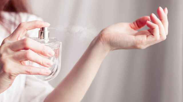 El sencillo truco viral en España para que el perfume dure todo el día